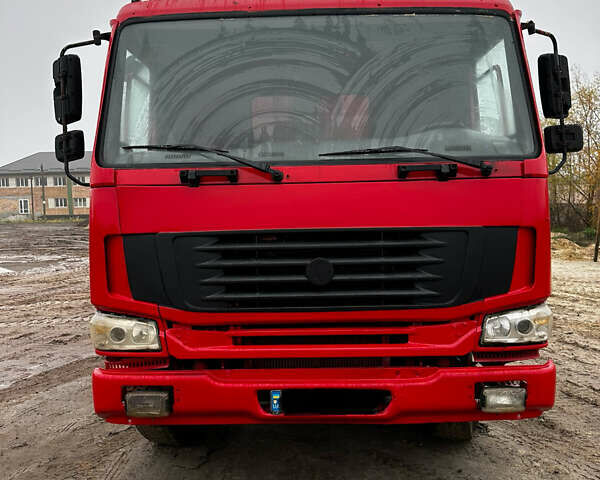 Красный Хово ЗЗ, объемом двигателя 10.8 л и пробегом 17 тыс. км за 19700 $, фото 2 на Automoto.ua