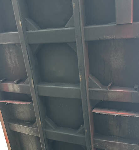 Красный Хово ЗЗ, объемом двигателя 10.8 л и пробегом 17 тыс. км за 19700 $, фото 10 на Automoto.ua