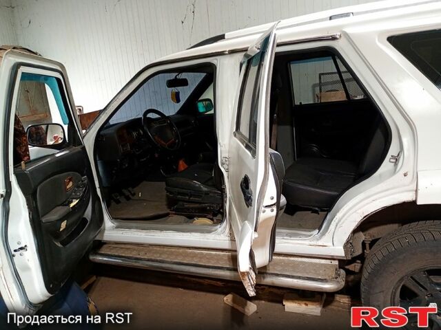 Белый Хуабей ХЦ, объемом двигателя 2.4 л и пробегом 132 тыс. км за 3500 $, фото 6 на Automoto.ua