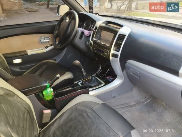 Сірий Хуангхай Aurora, об'ємом двигуна 2.4 л та пробігом 165 тис. км за 3800 $, фото 9 на Automoto.ua