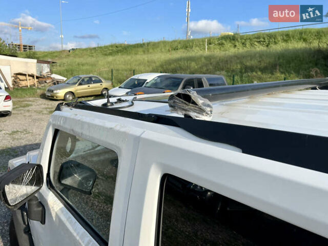 Белый Хаммер Н2, объемом двигателя 5.97 л и пробегом 120 тыс. км за 14300 $, фото 8 на Automoto.ua