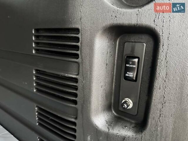 Хаммер Н2 2008 у Рівному на Automoto.ua Білий Хаммер Н2, об'ємом двигуна 6.2 л та пробігом 78 тис. км за 41000 $, фото 34 на Automoto.ua