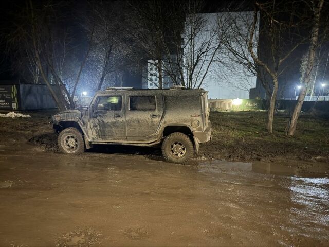 Чорний Хаммер Н2, об'ємом двигуна 6 л та пробігом 111 тис. км за 18000 $, фото 3 на Automoto.ua