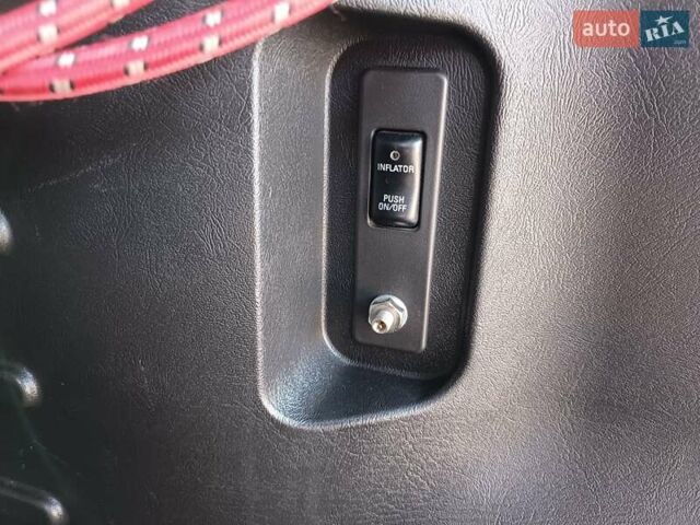 Черный Хаммер Н2, объемом двигателя 5.96 л и пробегом 48 тыс. км за 49999 $, фото 7 на Automoto.ua