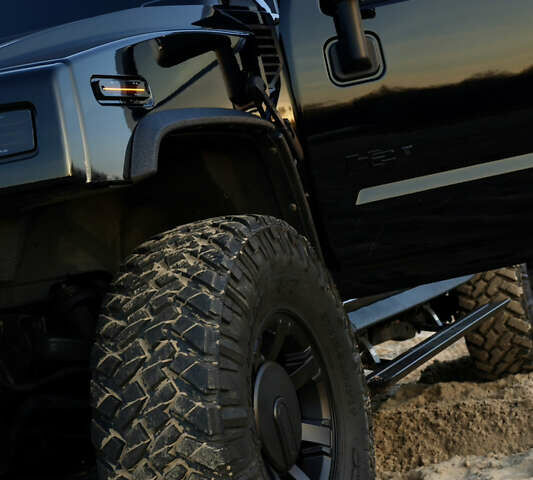 Чорний Хаммер Н2, об'ємом двигуна 6.2 л та пробігом 67 тис. км за 67000 $, фото 12 на Automoto.ua