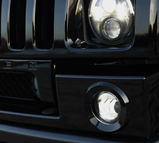 Чорний Хаммер Н2, об'ємом двигуна 6.2 л та пробігом 67 тис. км за 67000 $, фото 7 на Automoto.ua