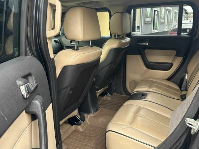 Черный Хаммер Н3, объемом двигателя 3.7 л и пробегом 142 тыс. км за 13000 $, фото 7 на Automoto.ua