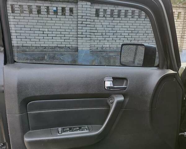 Черный Хаммер Н3, объемом двигателя 3.65 л и пробегом 250 тыс. км за 10600 $, фото 21 на Automoto.ua