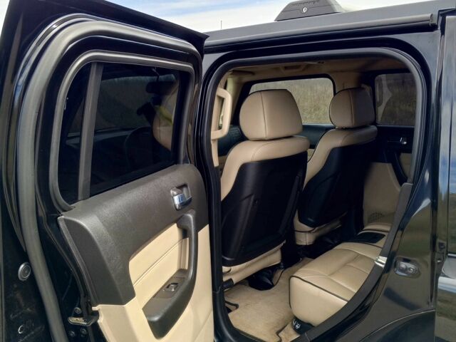 Черный Хаммер Н3, объемом двигателя 3.7 л и пробегом 130 тыс. км за 20000 $, фото 23 на Automoto.ua