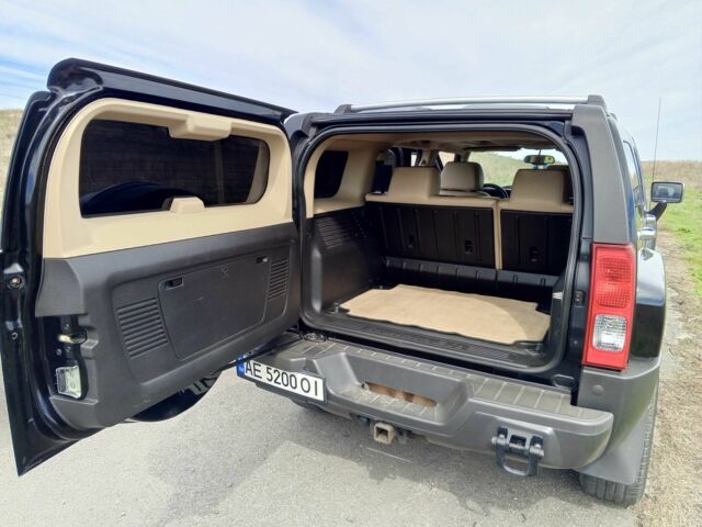 Черный Хаммер Н3, объемом двигателя 3.7 л и пробегом 130 тыс. км за 20000 $, фото 21 на Automoto.ua