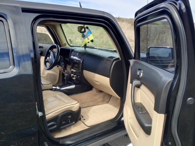 Черный Хаммер Н3, объемом двигателя 3.7 л и пробегом 130 тыс. км за 20000 $, фото 19 на Automoto.ua