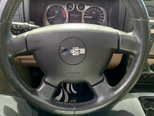 Черный Хаммер Н3, объемом двигателя 3.7 л и пробегом 130 тыс. км за 20000 $, фото 2 на Automoto.ua