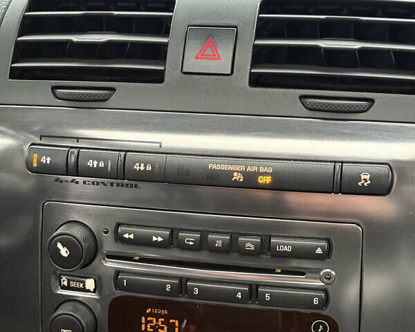 Чорний Хаммер Н3, об'ємом двигуна 3.65 л та пробігом 280 тис. км за 16500 $, фото 17 на Automoto.ua