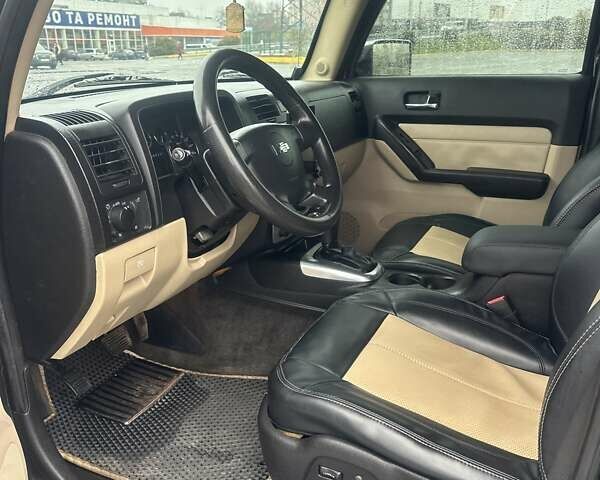 Чорний Хаммер Н3, об'ємом двигуна 3.65 л та пробігом 168 тис. км за 23300 $, фото 29 на Automoto.ua