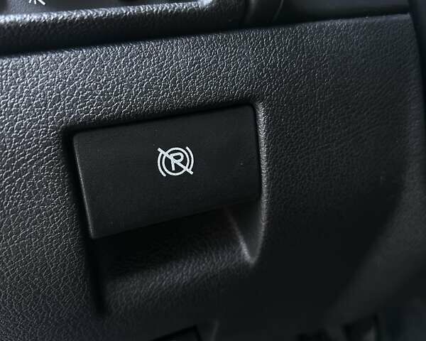 Чорний Хаммер Н3, об'ємом двигуна 3.65 л та пробігом 280 тис. км за 16500 $, фото 24 на Automoto.ua