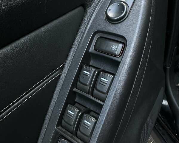 Чорний Хаммер Н3, об'ємом двигуна 3.65 л та пробігом 280 тис. км за 16500 $, фото 22 на Automoto.ua