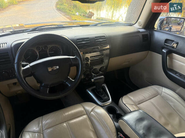 Синий Хаммер Н3, объемом двигателя 3.7 л и пробегом 252 тыс. км за 14500 $, фото 6 на Automoto.ua