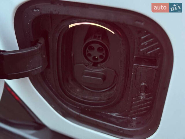 Білий Хаммер EV, об'ємом двигуна 0 л та пробігом 9 тис. км за 130000 $, фото 57 на Automoto.ua