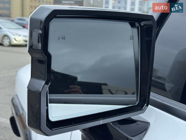 Белый Хаммер EV, объемом двигателя 0 л и пробегом 9 тыс. км за 130000 $, фото 20 на Automoto.ua