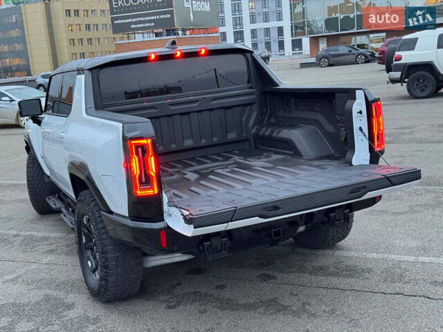Білий Хаммер EV, об'ємом двигуна 0 л та пробігом 9 тис. км за 130000 $, фото 26 на Automoto.ua