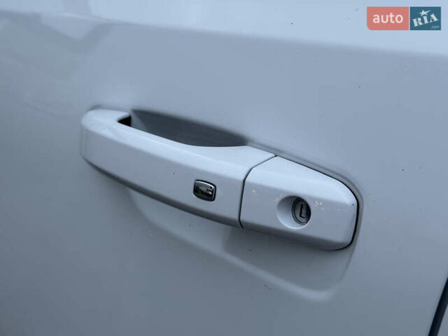 Белый Хаммер EV, объемом двигателя 0 л и пробегом 9 тыс. км за 130000 $, фото 19 на Automoto.ua