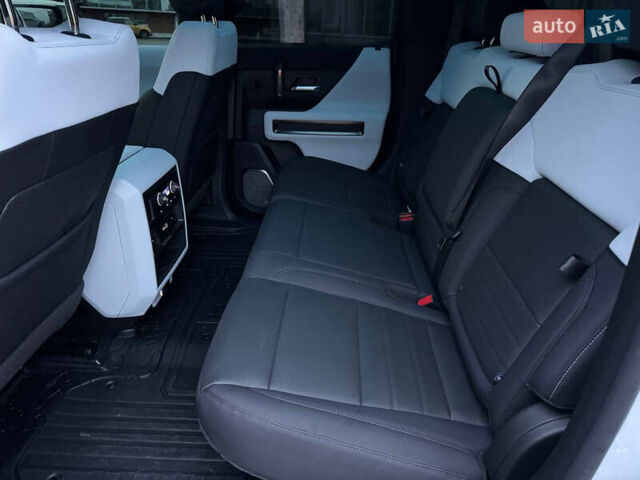 Білий Хаммер EV, об'ємом двигуна 0 л та пробігом 9 тис. км за 130000 $, фото 36 на Automoto.ua