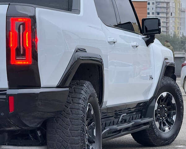 Білий Хаммер EV, об'ємом двигуна 0 л та пробігом 9 тис. км за 130000 $, фото 9 на Automoto.ua