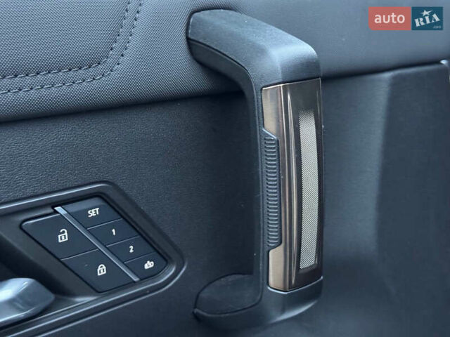 Білий Хаммер EV, об'ємом двигуна 0 л та пробігом 9 тис. км за 130000 $, фото 53 на Automoto.ua