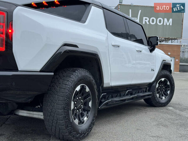 Белый Хаммер EV, объемом двигателя 0 л и пробегом 9 тыс. км за 130000 $, фото 16 на Automoto.ua