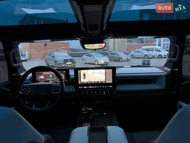 Білий Хаммер EV, об'ємом двигуна 0 л та пробігом 9 тис. км за 130000 $, фото 42 на Automoto.ua