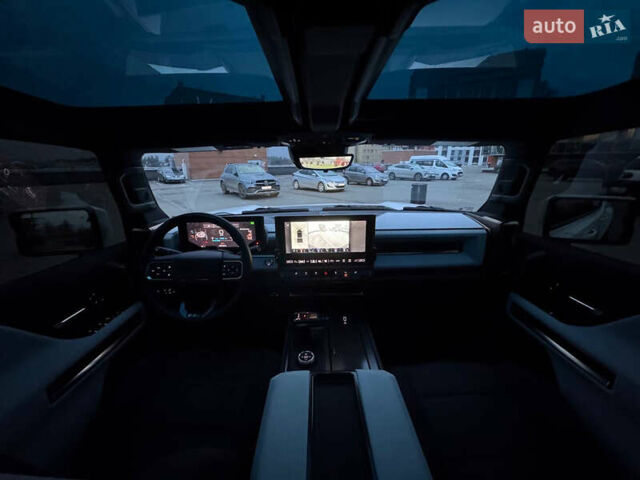 Білий Хаммер EV, об'ємом двигуна 0 л та пробігом 9 тис. км за 130000 $, фото 41 на Automoto.ua