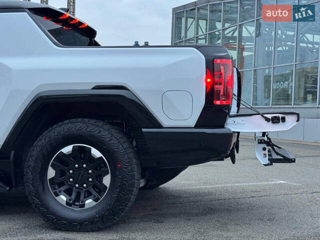 Білий Хаммер EV, об'ємом двигуна 0 л та пробігом 9 тис. км за 130000 $, фото 27 на Automoto.ua