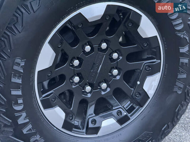 Белый Хаммер EV, объемом двигателя 0 л и пробегом 9 тыс. км за 130000 $, фото 56 на Automoto.ua