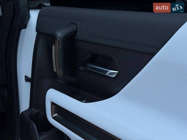 Білий Хаммер EV, об'ємом двигуна 0 л та пробігом 9 тис. км за 130000 $, фото 44 на Automoto.ua