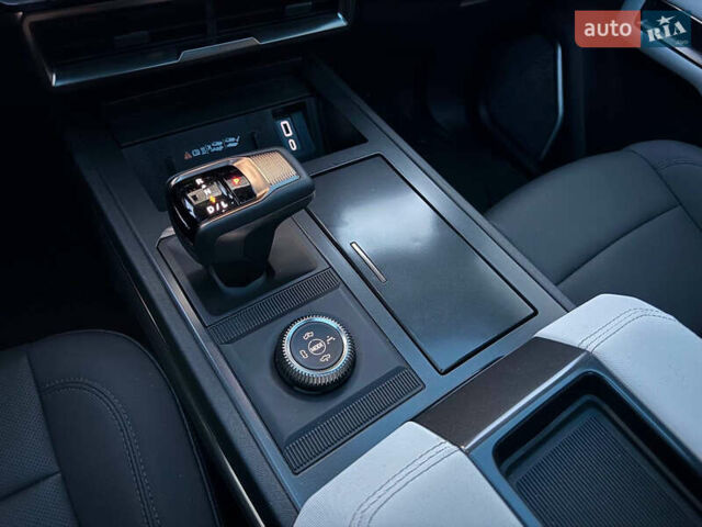 Білий Хаммер EV, об'ємом двигуна 0 л та пробігом 9 тис. км за 130000 $, фото 34 на Automoto.ua