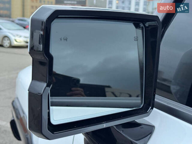 Білий Хаммер EV, об'ємом двигуна 0 л та пробігом 9 тис. км за 130000 $, фото 18 на Automoto.ua