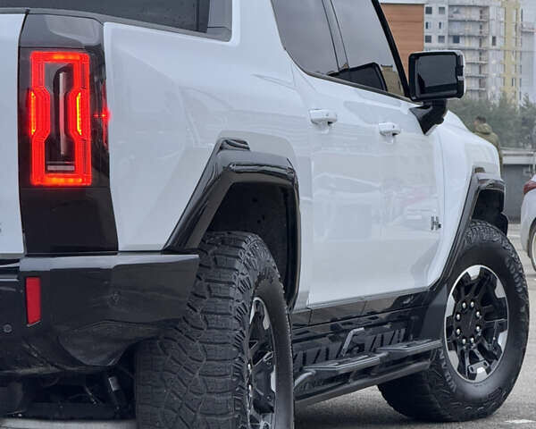 Белый Хаммер EV, объемом двигателя 0 л и пробегом 9 тыс. км за 130000 $, фото 9 на Automoto.ua