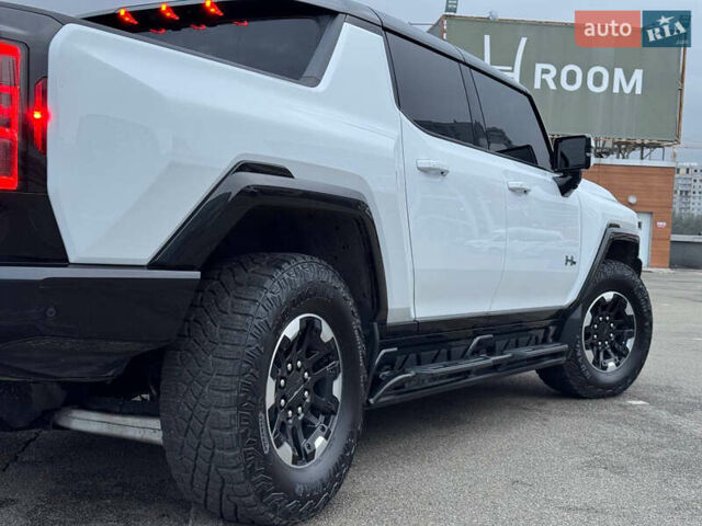 Білий Хаммер EV, об'ємом двигуна 0 л та пробігом 9 тис. км за 130000 $, фото 16 на Automoto.ua
