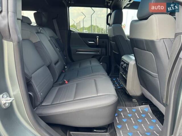 Зеленый Хаммер EV SUV, объемом двигателя 0 л и пробегом 10 тыс. км за 123700 $, фото 41 на Automoto.ua
