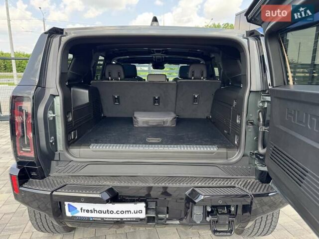 Зеленый Хаммер EV SUV, объемом двигателя 0 л и пробегом 10 тыс. км за 123700 $, фото 39 на Automoto.ua