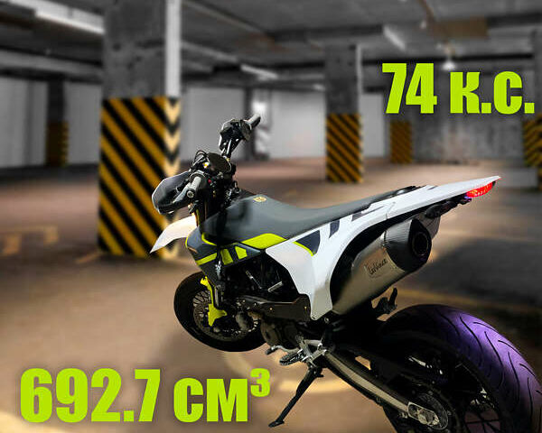 Черный Хускварна 701 Supermoto, объемом двигателя 0 л и пробегом 10 тыс. км за 5000 $, фото 1 на Automoto.ua