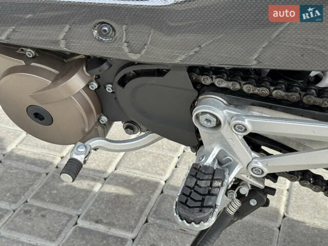 Хускварна 701 Supermoto, об'ємом двигуна 0.7 л та пробігом 1 тис. км за 11900 $, фото 9 на Automoto.ua