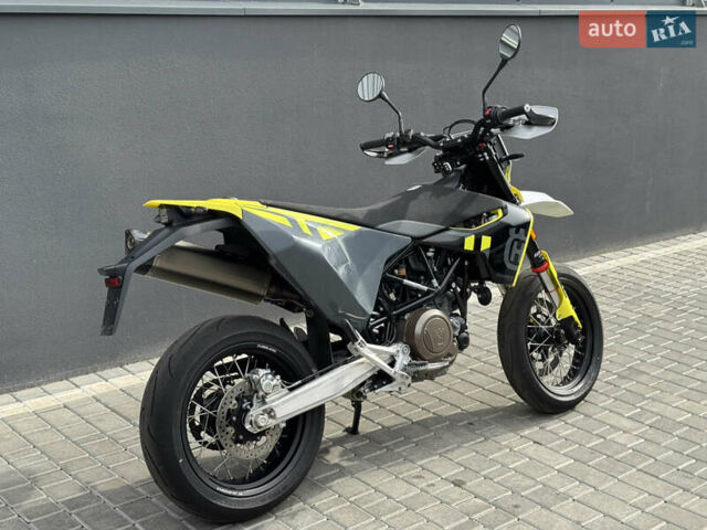 Хускварна 701 Supermoto, об'ємом двигуна 0.7 л та пробігом 1 тис. км за 11900 $, фото 1 на Automoto.ua