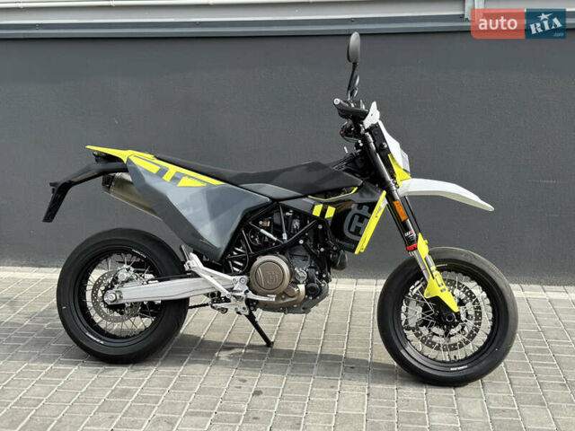 Хускварна 701 Supermoto, об'ємом двигуна 0.7 л та пробігом 1 тис. км за 11900 $, фото 2 на Automoto.ua