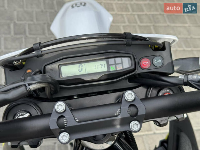 Хускварна 701 Supermoto, об'ємом двигуна 0.7 л та пробігом 1 тис. км за 11900 $, фото 14 на Automoto.ua