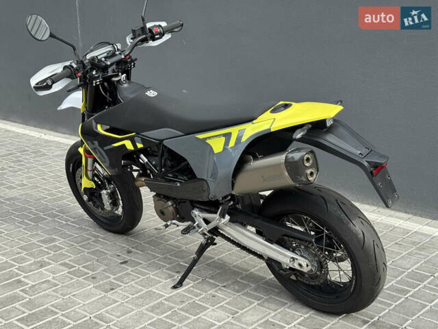 Хускварна 701 Supermoto, об'ємом двигуна 0.7 л та пробігом 1 тис. км за 11900 $, фото 13 на Automoto.ua