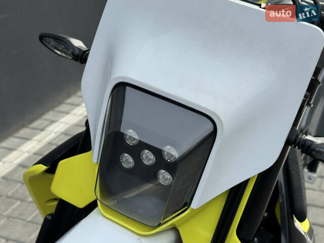 Хускварна 701 Supermoto, об'ємом двигуна 0.7 л та пробігом 1 тис. км за 11900 $, фото 11 на Automoto.ua