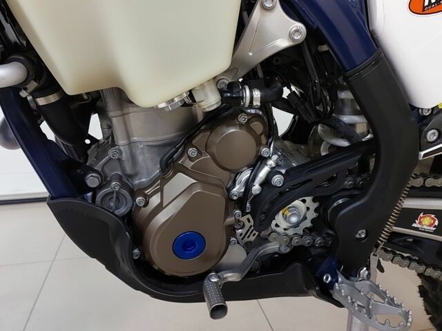 Хускварна Другая, объемом двигателя 0.35 л и пробегом 0 тыс. км за 8353 $, фото 6 на Automoto.ua