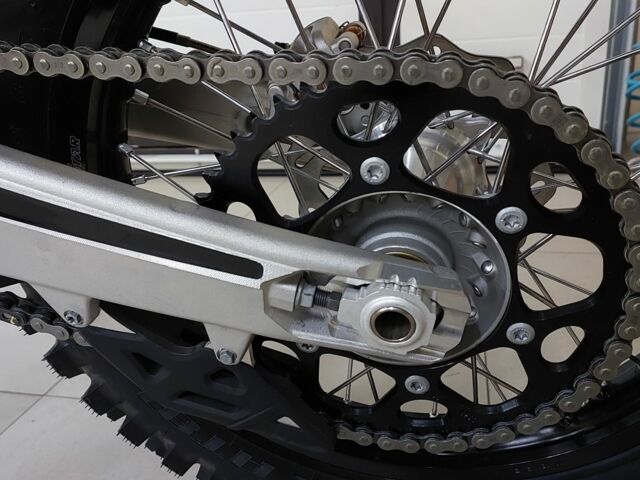 Хускварна Другая, объемом двигателя 0.35 л и пробегом 0 тыс. км за 8353 $, фото 7 на Automoto.ua