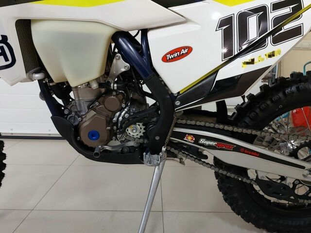 Хускварна Другая, объемом двигателя 0.35 л и пробегом 0 тыс. км за 8353 $, фото 5 на Automoto.ua